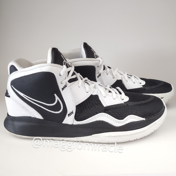 Nike Kyrie infinity Basketball Shoes - Mint Used Condition